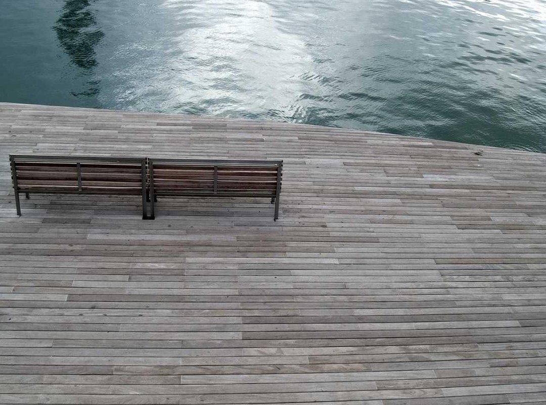 A Quick Comparison: Legal Streaming vs. Torrenting